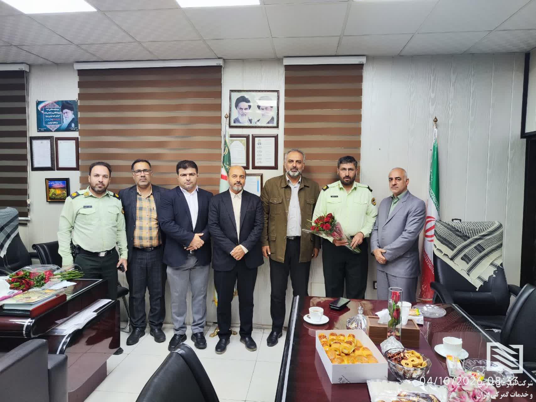 دیدار مدیرعامل شرکت انبارهای عمومی و خدمات گمرکی غرب با فرماندهی کلانتری ۱۷۹ خلیج فارس به مناسبت هفت...